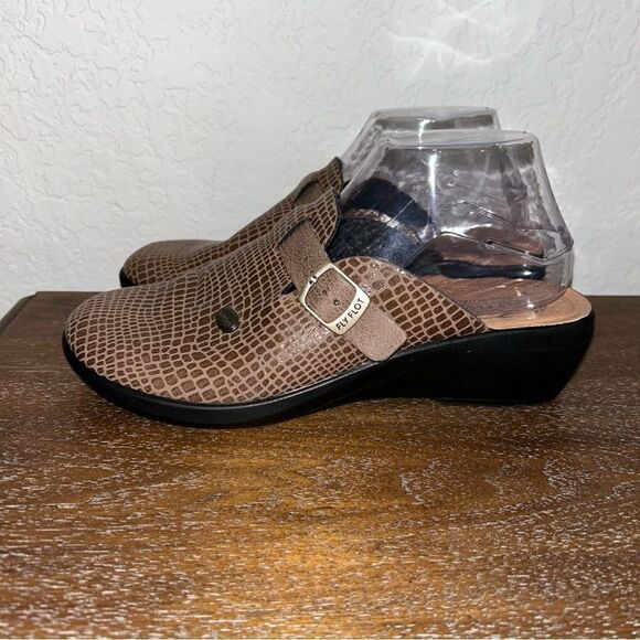 Fly Flot Leather Slip On Mule Clog Shoes - Picture 4 of 8